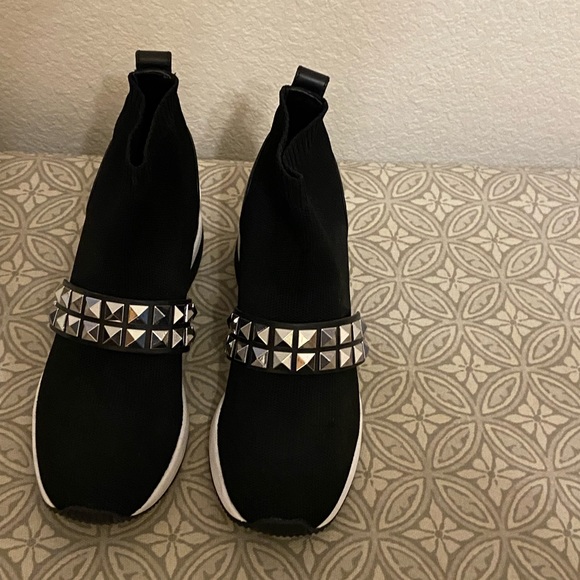 COPY - Michael Kors Skyler Studded Knit Boots Black Size 8. Worn twice (with so… - Picture 1 of 8
